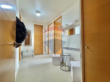 A pasos del Metro Manquehue y Colegio SEK - 130 m2