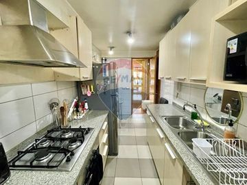 A pasos del Metro Manquehue y Colegio SEK - 130 m2