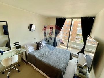 A pasos del Metro Manquehue y Colegio SEK - 130 m2