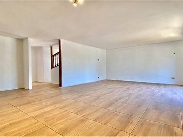 Oportunidad! Casa en privilegiado sector Vitacura
