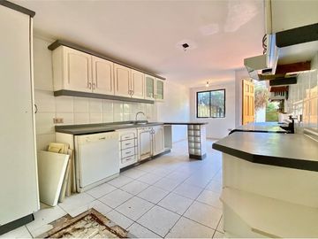Oportunidad! Casa en privilegiado sector Vitacura