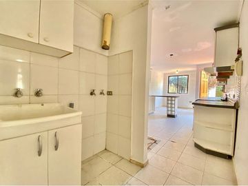 Oportunidad! Casa en privilegiado sector Vitacura