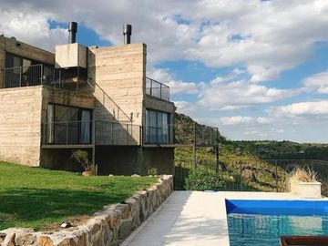 MODERNO COMPLEJO DE CABAÑAS !