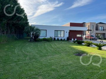 Casa en  Barrio Los Talas Canning