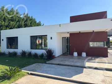 Casa en  Barrio Los Talas Canning
