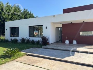 Casa en  Barrio Los Talas Canning