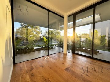Casa en Venta exclusiva a la cancha de golf, en el Barrio El Golf, Nordelta