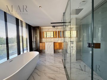 Casa en Venta exclusiva a la cancha de golf, en el Barrio El Golf, Nordelta