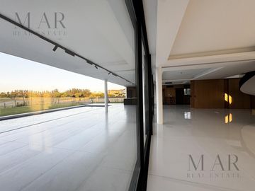 Casa en Venta exclusiva a la cancha de golf, en el Barrio El Golf, Nordelta