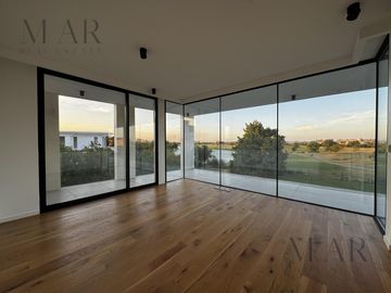 Casa en Venta exclusiva a la cancha de golf, en el Barrio El Golf, Nordelta