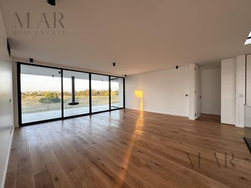 Casa en Venta exclusiva a la cancha de golf, en el Barrio El Golf, Nordelta