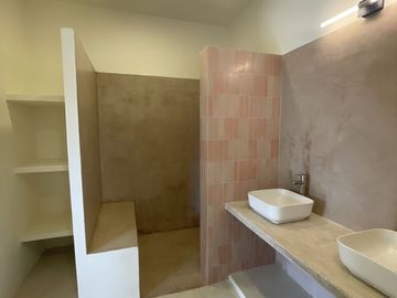 VENTA CASA CENTRO DE MERIDA/ENTREGA INMEDIATA