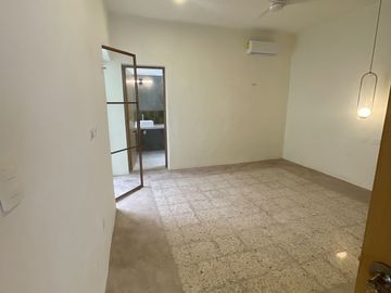 VENTA CASA CENTRO DE MERIDA/ENTREGA INMEDIATA