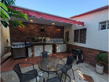Se vende casa en Ciudad Jardin , remodelada
