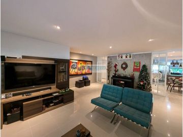 Se vende casa en Ciudad Jardin , remodelada
