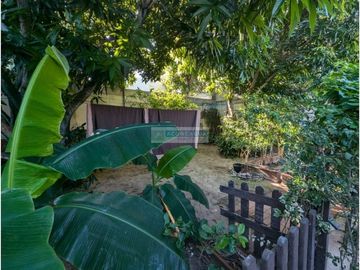 Se vende casa en Ciudad Jardin , remodelada