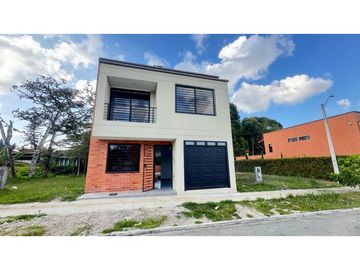 Casa para estrenar en unidad abierta en el Carmen de viboral LDC