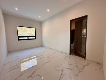 Casa - Fraccionamiento Bosques de las Misiones