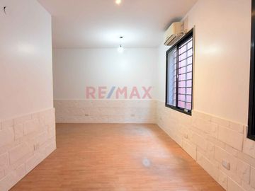 Venta  hermosa casa 6 amb en Barracas con cocheras