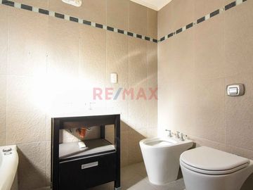 Venta  hermosa casa 6 amb en Barracas con cocheras