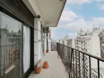 Depto venta 4 amb piso 12 Av Corrientes Balvanera