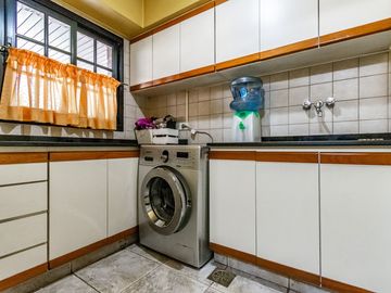 VENTA CASA 5 AMB C/ PARQUE PILETA COCHERAS CASEROS