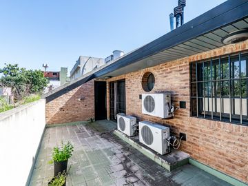 VENTA CASA 5 AMB C/ PARQUE PILETA COCHERAS CASEROS