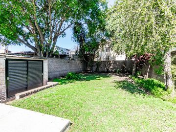 VENTA CASA 5 AMB C/ PARQUE PILETA COCHERAS CASEROS