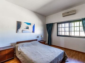 VENTA CASA 5 AMB C/ PARQUE PILETA COCHERAS CASEROS
