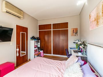 VENTA CASA 5 AMB C/ PARQUE PILETA COCHERAS CASEROS