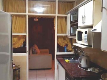 OPORTUNIDAD Casa  con departamento de servicio.