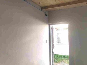 OPORTUNIDAD Casa  con departamento de servicio.