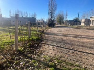 VENTA DE TERRENO EN EXCLUSIVO BARRIO - PLOTTIER