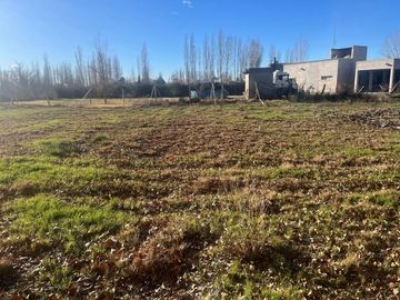 VENTA DE TERRENO EN EXCLUSIVO BARRIO - PLOTTIER