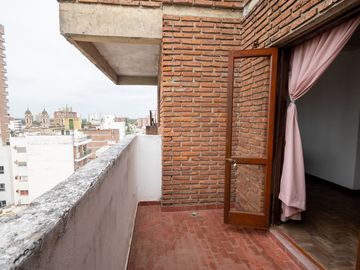 VENTA DPTO ZONA TRIBUNALES DE 3 DORM CON COCHERA