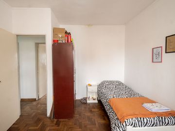VENTA DPTO ZONA TRIBUNALES DE 3 DORM CON COCHERA