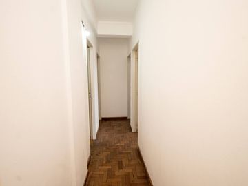 VENTA DPTO ZONA TRIBUNALES DE 3 DORM CON COCHERA