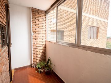 VENTA DPTO ZONA TRIBUNALES DE 3 DORM CON COCHERA