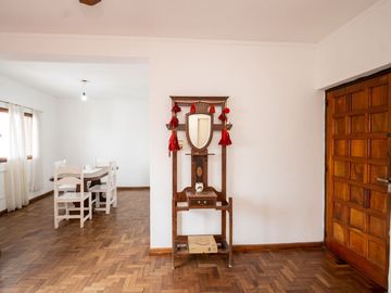 VENTA DPTO ZONA TRIBUNALES DE 3 DORM CON COCHERA