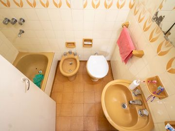 VENTA DPTO ZONA TRIBUNALES DE 3 DORM CON COCHERA