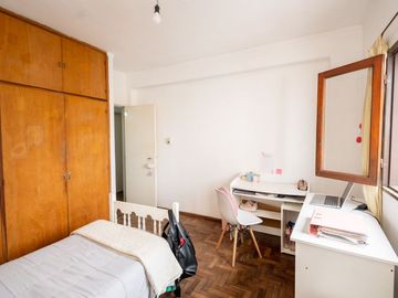 VENTA DPTO ZONA TRIBUNALES DE 3 DORM CON COCHERA