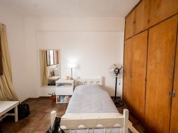 VENTA DPTO ZONA TRIBUNALES DE 3 DORM CON COCHERA