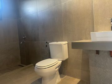 VENTA MONOAMB. PISO ALTO ESTRENAR VILLA URQUIZA