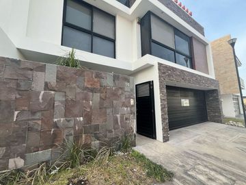 Casa en venta en Fracc. Lomas Diamante. ALVARADO, VER. RIVIERA VERACRUZANA