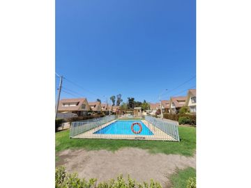 SE VENDE CASA EN CONDOMINIO VILLA ALEMANA