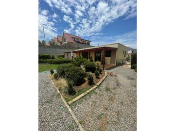 SE VENDE CASA EN CONDOMINIO VILLA ALEMANA