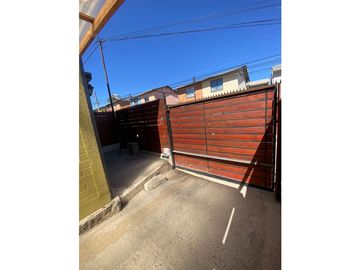 SE VENDE CASA EN VILLA ALEMANA TRONCOS VIEJOS