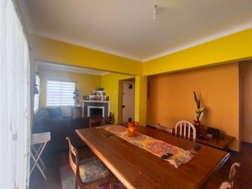 SE VENDE CASA ESQUINA EN QUILPUE CENTRO AMPLIO TERRENO