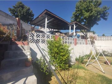 SE VENDE CASA ESQUINA EN QUILPUE CENTRO AMPLIO TERRENO