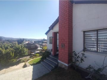 SE VENDE CASA ESQUINA EN QUILPUE CENTRO AMPLIO TERRENO